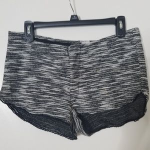H&M black and white fabric shorts